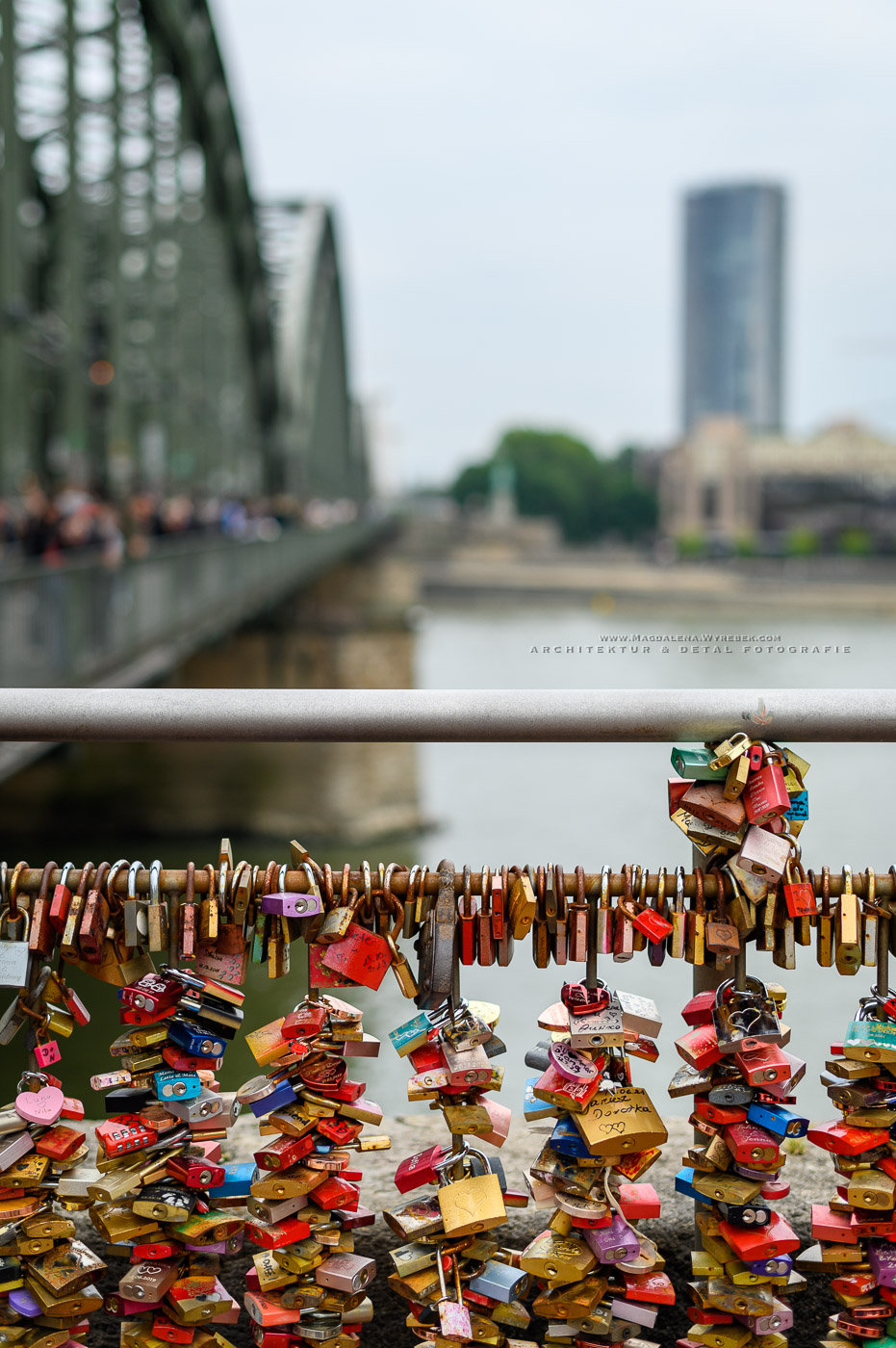 2021-08-18-Kolonia-Koln-Katedra-Kolońska-DOM-Architektur-Archikatedra-Most-Hohenzollernów-Hohenzollernbrucke-Kłódki-M&M-02-02-2008-Fotograf-Magdalena-Wyrebek-Nikon-3