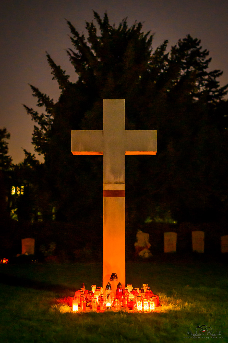 2024-11-03-CMENTARZ-Friedhof-Hauptfriedhof-Polskie-Groby-KRZYŻ–Polski-Fotograf-Mannheim-Magdalena-Wyrębek-Nikon-1