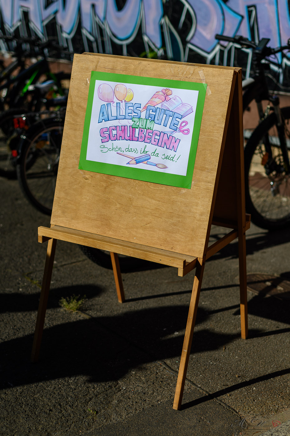 2023-09-15-SZYMON-Pierwsza-Klasa-Pierwszy-dzień-w-szkole-Szkoła-Schule-Ersteschulkind-Schulkind-Erstetag-DETAL-Waldhofschule--Fotograf-Mannheim-Magdalena-Wyrebek-Nikon-2