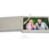 2024-11-08-FOTOPAMIĄTKI-Fotobox-Odbitki-Aleksandra-Robert-Patrick-FotoStudio-SESJA-RODZINNA-OKOLICZNOŚCIOWA-KOMUNIJNA-Polski-Fotograf-Mannheim-Magdalena-Wyrębek-Nikon-1